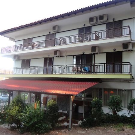 Chris Apartments Metamorfosi  Exterior foto